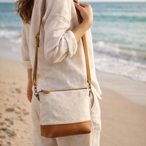 Umhängetasche aus Leder in Braun und Beige mit verstellbarem Band aus veganem Leder