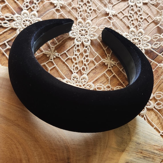 ヘアアクセサリー [BlackMuse] kate hair band Black Velvet Padded Headband for Women, Elegant Fashion