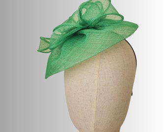 Green Sinamay Fascinator Hat: Modern Church Headpiece