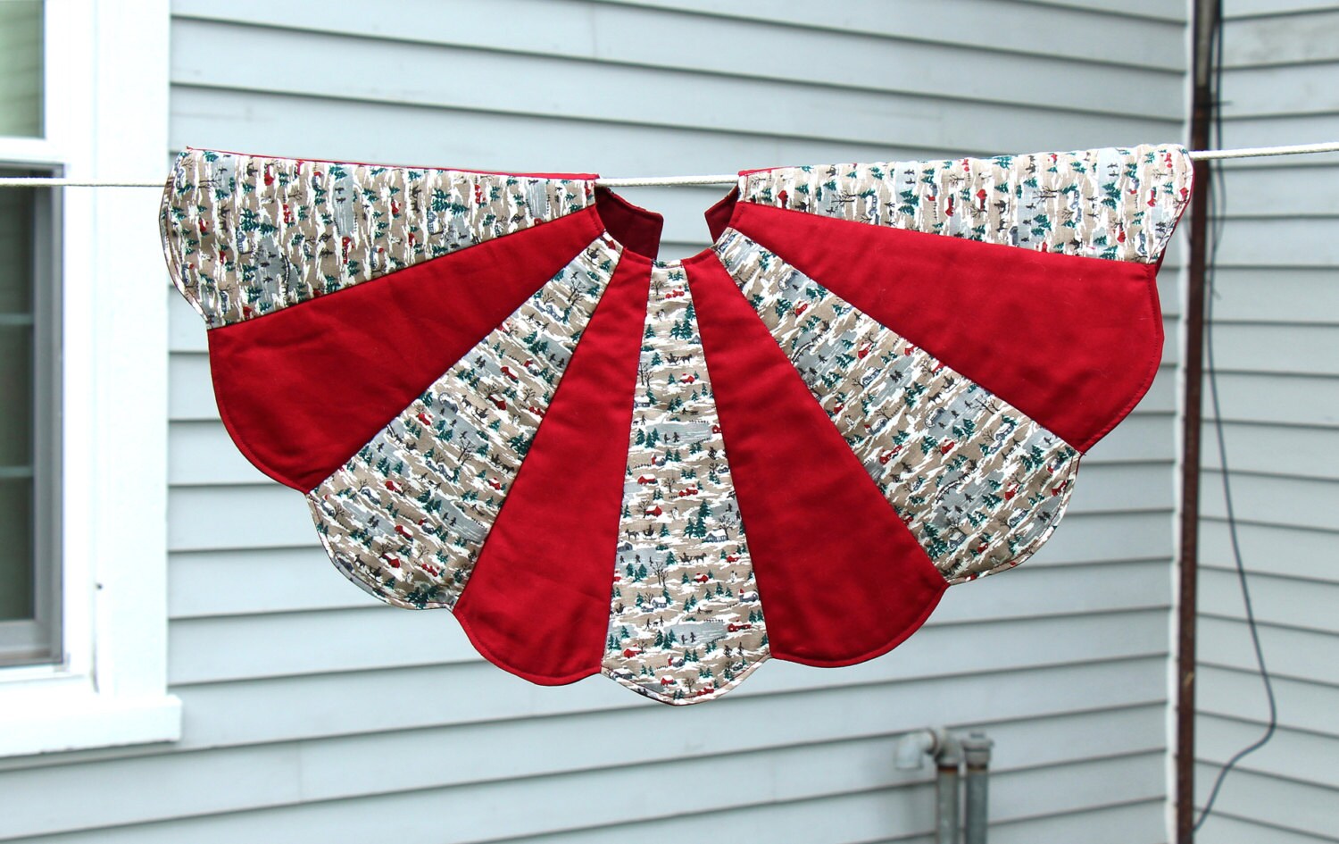 Small Christmas Tree Skirt Red Tree Skirt Winter Tree Skirt Etsy