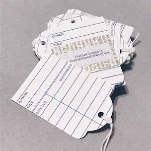 Étiquettes-cadeau pour carte de date d'échéance de bibliothèque, emballage cadeau littéraire, étiquettes de faveur de douche livresque (lot de 12)