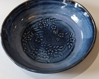 blue baking dish with flowers and leaves