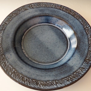 9&quot; deep blue green plate