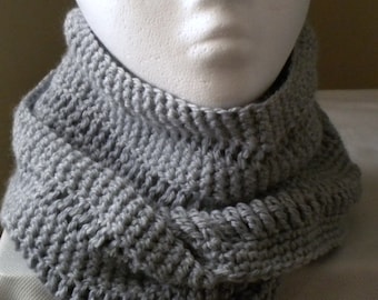 Crochet Mobius Scarf Pattern: Easy Twist Cowl (PDF Pattern)