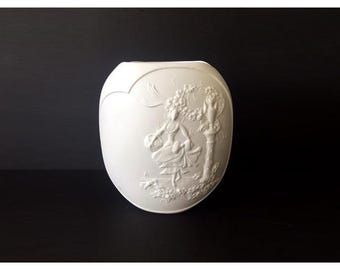 AK Kaiser W Germany White Bisque Porcelain Vase Girl Garden Flower Basket