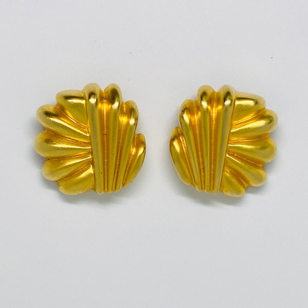 Alexis Kirk Large Vintage Gold Tone Reeded Clip On Earrings