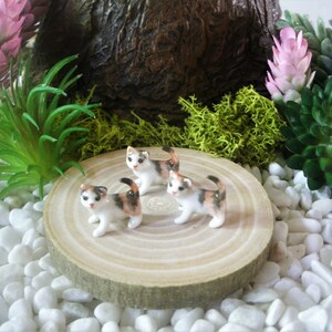 ONE 1/2" Tiny Ceramic Calico Kitty - Cat - Fairy Garden - Terrarium - Miniature Garden - Ceramic Figurine - Garden Decoration - Dollhouse
