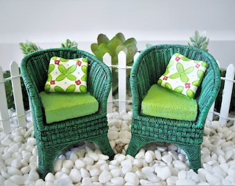 ONE Green Wicker Garden Chair - Fairy Garden - Mini Garden - Terrarium - Garden Accessory - Fairy Furniture