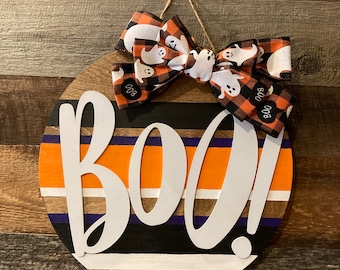 Boo Halloween Wreath Door Hanger, Drewniany znak na drzwi z napisem Halloween, Wieszak na drzwi, Czarno-pomarańczowo-biały Halloween Wianek na drzwi, BOO!