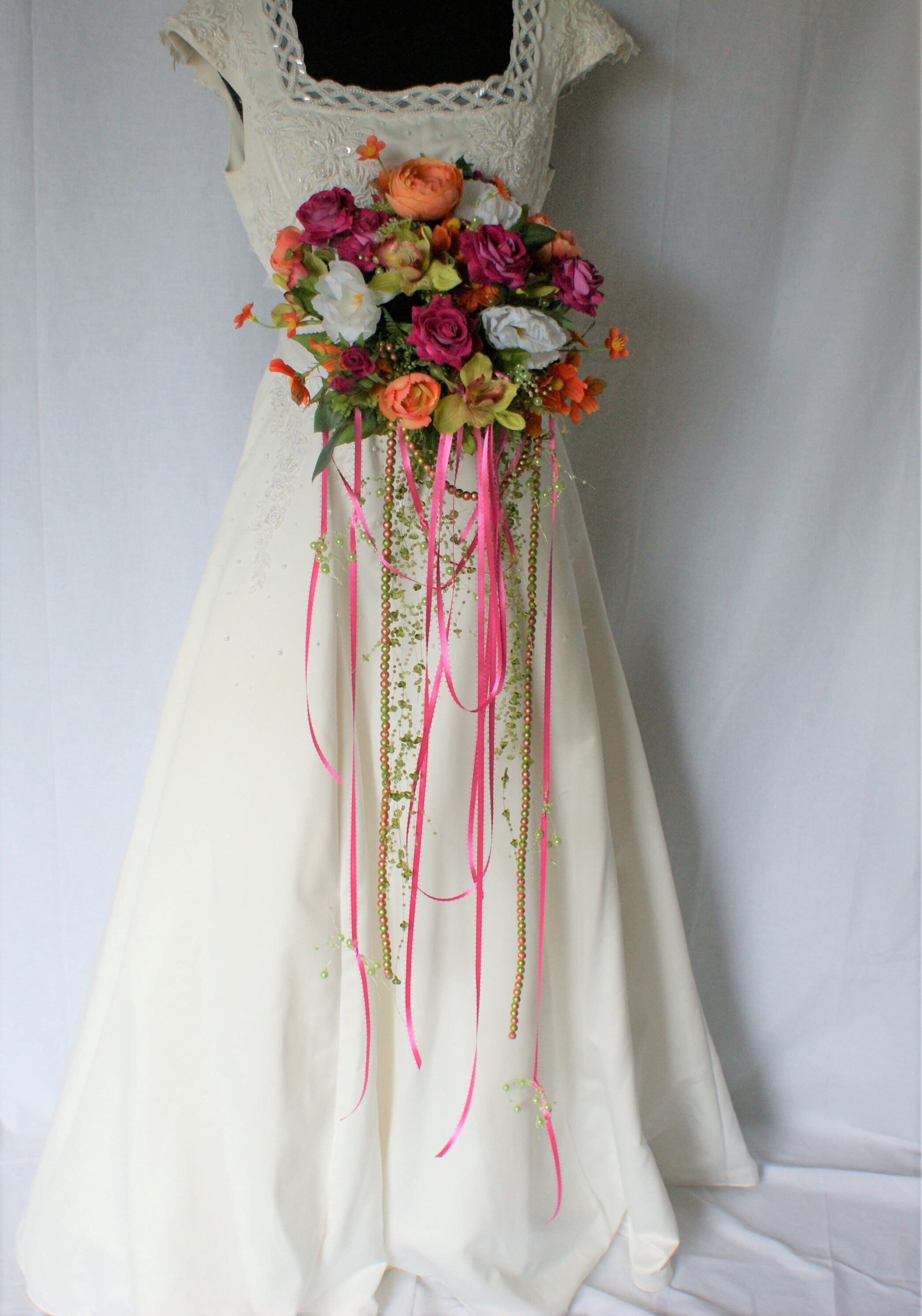Amazon.com: Uwedding 9 inches Creamy White Cascading Bride