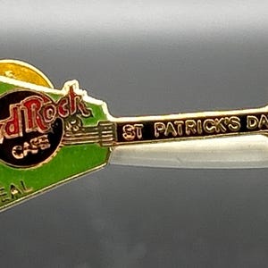Hard Rock Cafe Flying V Gitarre Pin, St. Patricks Day