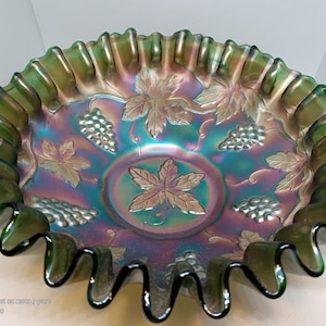 Fenton Vintage Grape Green 8" bowl