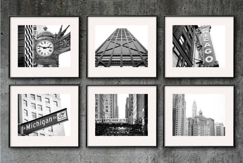 Puede incluir: Un collage de seis fotos en blanco y negro de diferentes im&aacute;genes de Chicago. Las im&aacute;genes incluyen una torre del reloj, un rascacielos, una se&ntilde;al de calle, una escena de calle y dos rascacielos m&aacute;s.