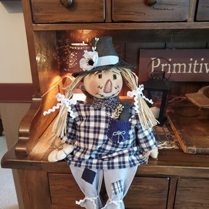 Primitive Fall Halloween scarecrow doll, scarecrow doll primitive doll,primitive fall, farmhouse fall, scarecrow, doll,fall decor, folk art