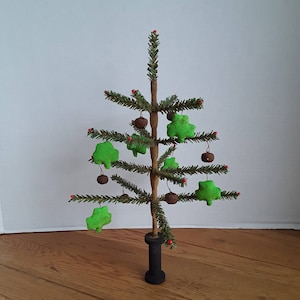 Primitive St. PATRICKS DAY faux Feather Tree with Shamrock ornaments