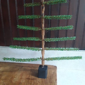 Primitive Faux German Single Feather Tree, Primitive  Christmas  tree, Small feather tree, primitive  tree