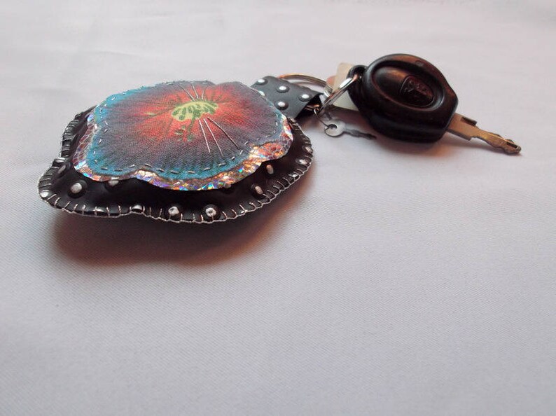 Portes-clés ou bijou de sac Turquoiseen simili cuir noir argenté,multicolore image 3