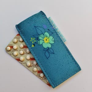 Porta-comprimidos em formato de flor "turquesa", tecido azul, acessório original, ideia de presente ecológica