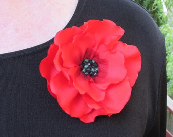 Very Beautiful Red Poppy (handmade flower dress pin or hair clip), Wedding, Maid of Honor, Prom