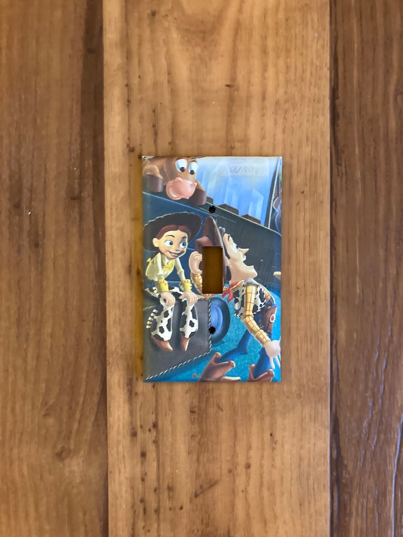 Jessie and Woody Toy Story Light Switch Cover, Toy Story Decor, Toy Story Jessie, Toy Story Woody, Toy Story Decor, Toy Story Nursery, TS5 bild 1