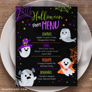 Könnte beinhalten: Ein schwarzes und orangefarbenes Halloween-Menü mit einem gruseligen Thema. Die Speisekarte bietet eine Auswahl an Speisen und Getränken, darunter Spider Cracker Critter, Witch Hair Pasta, Creepy Pumpkin Pie und Vampire Sangria. Die Speisekarte ist mit niedlichen Geisterillustrationen verziert.