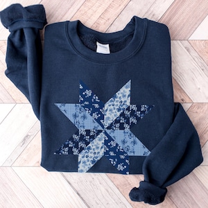Quilt Block Star Sweatshirt, Quilting Sweatshirt, Sewing Shirt, Gift for Quilter, French Toile Blue Quilt Shirt, Gift for Mom, Quilting Gift