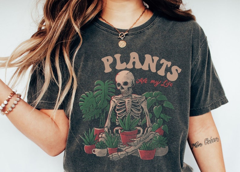 Comfort Colors Skeleton Funny Houseplant Shirt Plants are My Life, Mom Gardener Gift, Skull, Gardening, Botanical Indoor House Plants Pepper