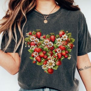 Comfort Colors Floral Strawberries Shirt, Plant Shirt, Strawberry Shirt, Cottagecore Shirt, Flower Tee, Berries Tshirt, Botanical Garden