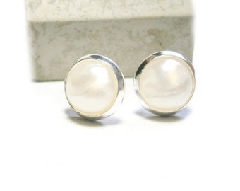 White mother of pearl earrings, anti-allergic stainless steel stud earrings, real mother of pearl earrings