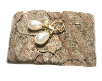 White pearl earrings, pearl earrings gold plated, earrings with zirconia