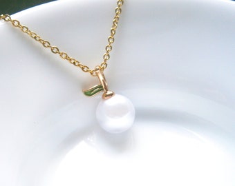 Gold plated pearl necklace, necklace with white pearl and leaf, apple pendant