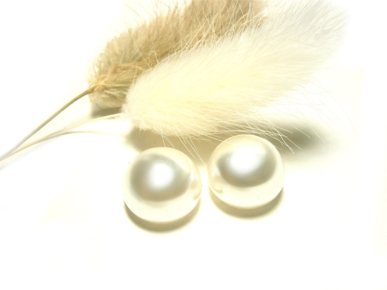 Large pearl stud earrings, white pearl earrings, shell pearl earrings image 3