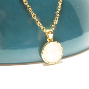White mother of pearl necklace, gold plated chain, mother of pearl chain, round mother of pearl pendant image 2