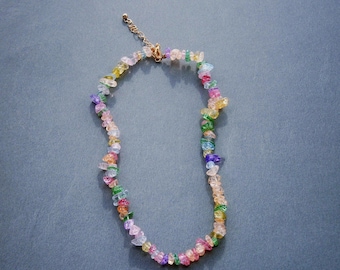 Bunte Kristall Splitterkette: kurze Halskette in Pastell Farben, Kristall Kette, Choker