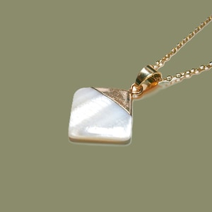 White mother-of-pearl necklace gold-plated, chain with white mother-of-pearl pendant diamond, real mother-of-pearl necklace Raute