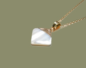 White mother-of-pearl necklace gold-plated, chain with white mother-of-pearl pendant diamond, real mother-of-pearl necklace