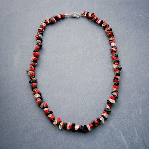 Halskette Edelstein Splitter: Splitterkette roter Achat, schwarzer Onyx und Bergkristall, kurze Naturstein Kette, echter Rohstein Choker