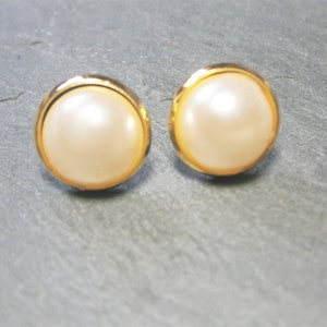 Large pearl stud earrings, white pearl earrings, shell pearl earrings image 4