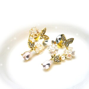 Earrings with white-pink shimmering flowers and crystal drop pendants, gold-plated silver 925 earrings image 6