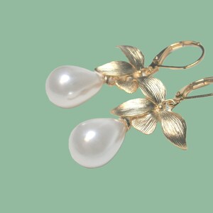 Golden earrings with white shell pearls and brushed flowers, gold-plated pearl earrings image 2