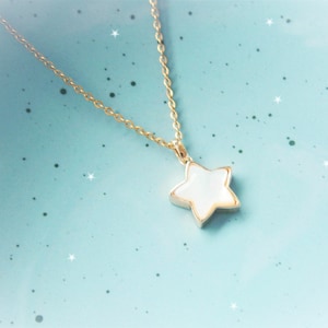 Collar con colgante de estrella de nácar blanco, cadena de acero inoxidable chapada en oro, collar de estrella, joyería de concha