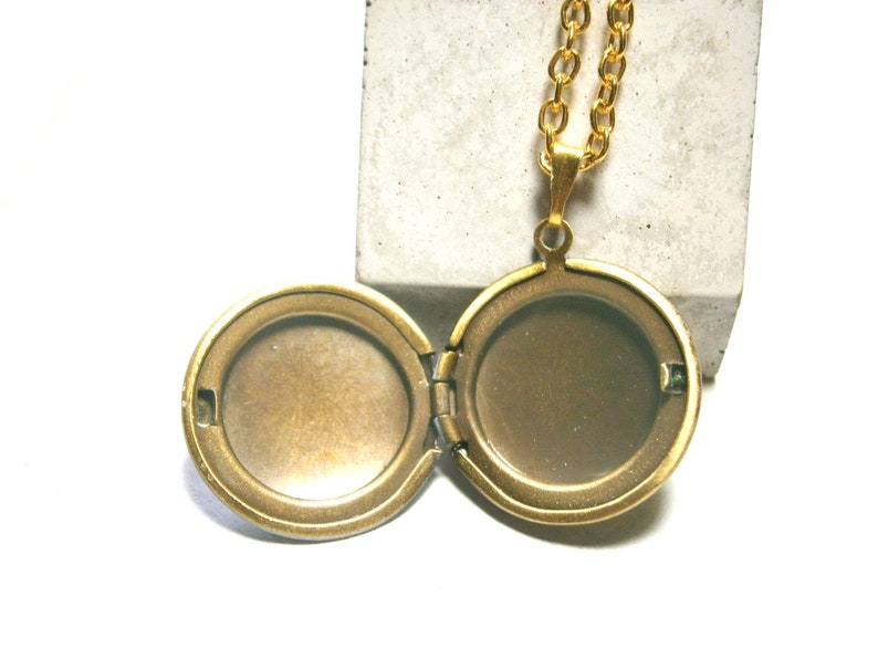 Chain necklace cactus pendant medallion
