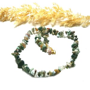Farbige Naturstein Chips Kette