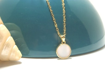 White mother of pearl necklace, gold plated chain, mother of pearl chain, round mother of pearl pendant