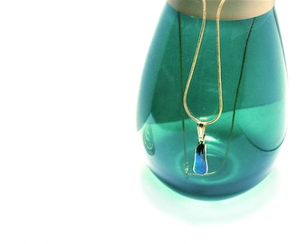 Necklace with blue mother-of-pearl pendant: Gold-plated chain with abalone shell pendant