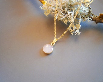Rose quartz necklace gold, chain gold plated with pink gemstone pendant, natural stone chain light pink, quartz chain