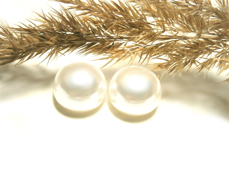 Large pearl stud earrings, white pearl earrings, shell pearl earrings image 2