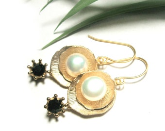White cultured pearl earrings with dark blue crystal, matt gold-plated earrings with real pearls, freshwater pearls