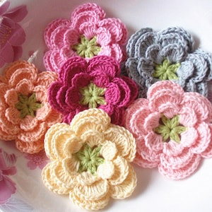 ★CARL YN★ Knit flower charm 3 colors J74341010 3 Crochet Flowers With Pearl and Rhinestone in 2 Inches YH