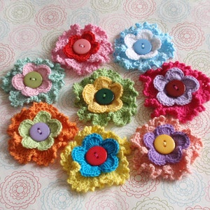 8 fleurs au crochet avec bouton YH-149-01